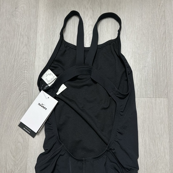Nike HydraStrong Solid Fastback One Piece Swimsuit - Picture 8 of 8